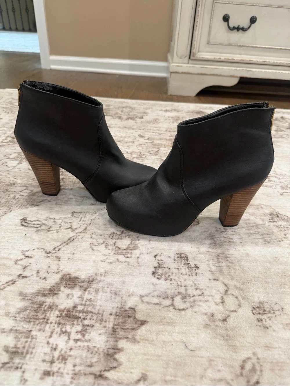 Steve Madden Regainn Black Ankle Bootie
